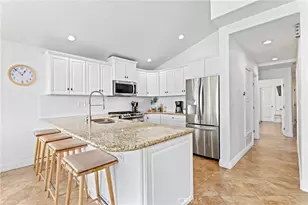 916 E Oceanfront, Newport Beach, CA 92661 - Photo 29