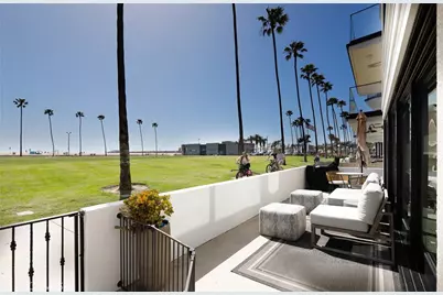 916 E Oceanfront, Newport Beach, CA 92661 - Photo 3