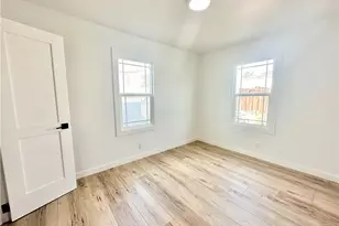 5718 S Manhattan Pl, Los Angeles, CA 90062 - Photo 13