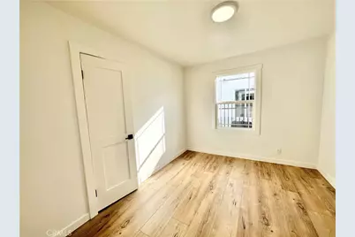 5718 S Manhattan Place, Los Angeles, CA 90062 - Photo 3