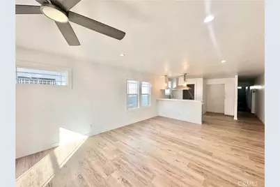 5718 S Manhattan Place, Los Angeles, CA 90062 - Photo 7