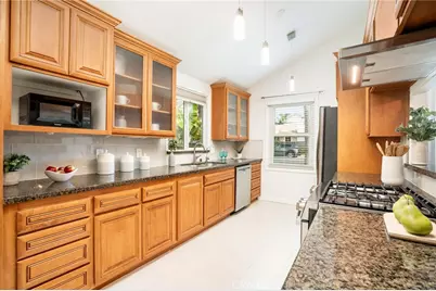 118 Adams Avenue, Huntington Beach, CA 92648 - Photo 15