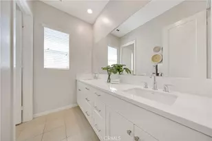 104 Sculpture, Irvine, CA 92618 - Photo 17