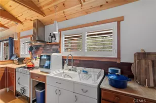 2080 Mojave Scenic Dr, Wrightwood, CA 92397 - Photo 9