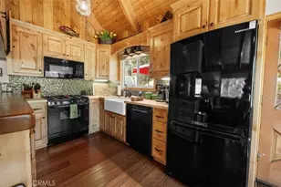 653 Temple Ln, Big Bear Lake, CA 92315 - Photo 15