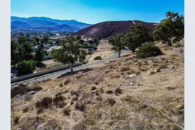 16376 Bailey Street, Lake Elsinore, CA 92530 - Photo 31