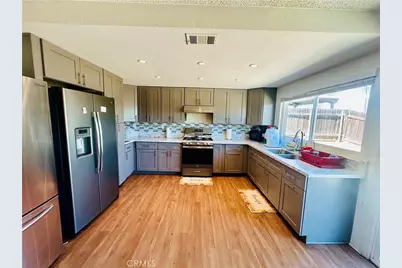 2111 Whitestone Drive, Riverside, CA 92506 - Photo 7