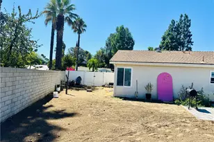 2111 Whitestone Dr, Riverside, CA 92506 - Photo 27