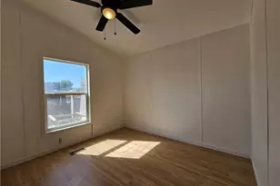 28173 Chaparral Ave, Taft, CA 93268 - Photo 13