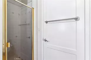 527 S Orchard Dr, Burbank, CA 91506 - Photo 25