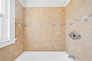 2256 W 28th St, Los Angeles, CA 90018 - Photo 19