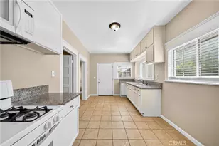 2256 W 28th St, Los Angeles, CA 90018 - Photo 11