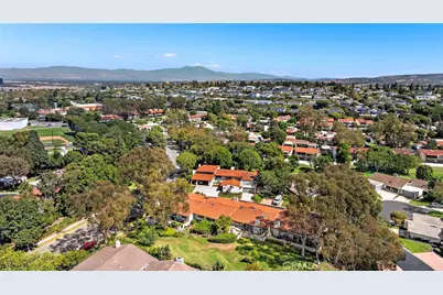 558 Vista Flora, Newport Beach, CA 92660 - Photo 35