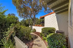 558 Vista Flora, Newport Beach, CA 92660 - Photo 21