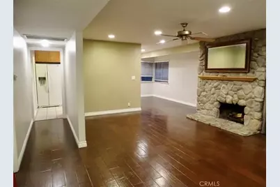 22654 La Rochelle, Saugus, CA 91350 - Photo 3