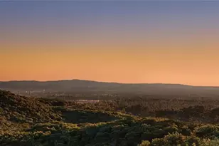 557 Peninsula, Irvine, CA 92602 - Photo 3