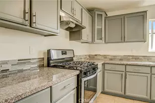 330 E 101st St, Los Angeles, CA 90003 - Photo 3