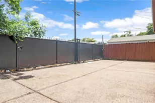 330 E 101st St, Los Angeles, CA 90003 - Photo 15