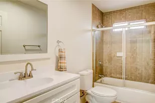 330 E 101st St, Los Angeles, CA 90003 - Photo 11