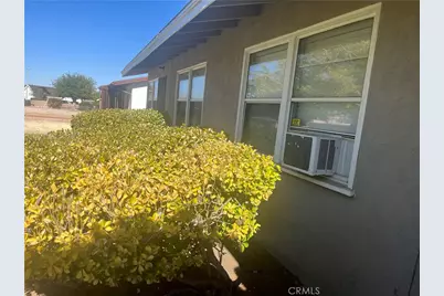 14703 Mesa Dr, Victorville, CA 92395 - Photo 11