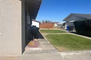 14703 Mesa Dr, Victorville, CA 92395 - Photo 9