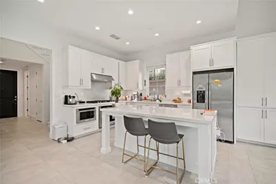 112 San Benito, Irvine, CA 92618 - Photo 11