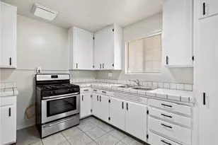 15212 Las Piedras Dr, Victorville, CA 92395 - Photo 11