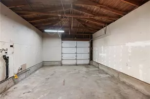 15212 Las Piedras Dr, Victorville, CA 92395 - Photo 23