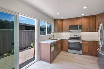 229 Springview, Irvine, CA 92620 - Photo 3