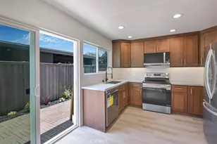 229 Springview, Irvine, CA 92620 - Photo 3