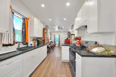 6915 Bonsallo, Los Angeles, CA 90044 - Photo 9