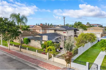 17091 Oak, Huntington Beach, CA 92647 - Photo 1