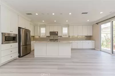 81 Island Coral, Irvine, CA 92620 - Photo 5