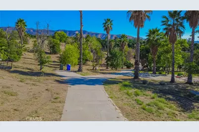 32265 Sapphire, Mentone, CA 92359 - Photo 9