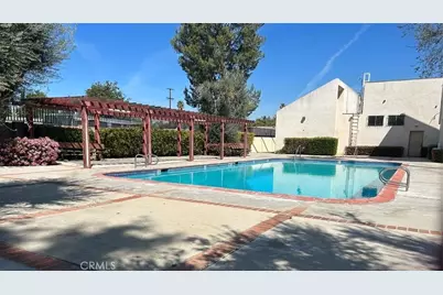 7651 Reseda #12, Reseda, CA 91335 - Photo 5