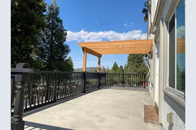 27981 Lakes Edge Road, Lake Arrowhead, CA 92352 - Photo 11