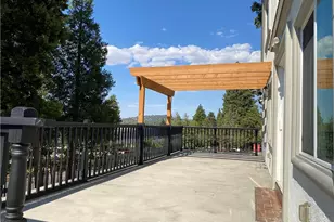 27981 Lakes Edge Rd, Lake Arrowhead, CA 92352 - Photo 11