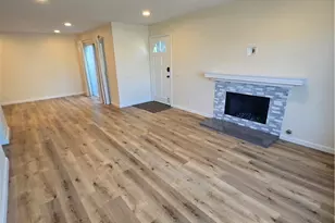 22 Exeter, Irvine, CA 92612 - Photo 3