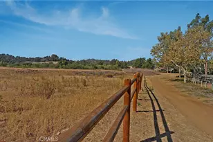 181 S Cross Creek Rd, Orange, CA 92869 - Photo 19