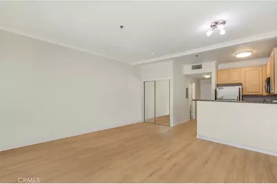 300 N El Molino Avenue #312, Pasadena, CA 91101 - Photo 3