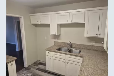 8237 Rosecrans, Paramount, CA 90723 - Photo 7