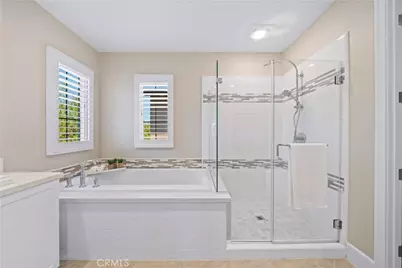 100 Viano, Irvine, CA 92602 - Photo 33