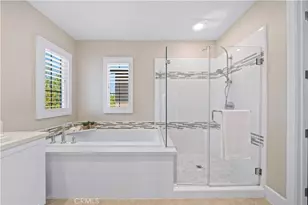 100 Viano, Irvine, CA 92602 - Photo 33