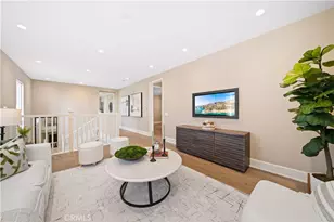 100 Viano, Irvine, CA 92602 - Photo 25