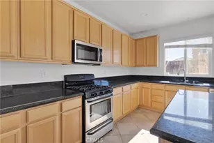 12299 Dandelion, Victorville, CA 92392 - Photo 11