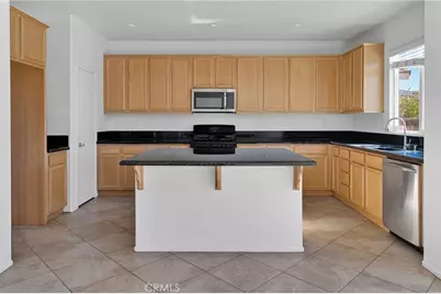 12299 Dandelion, Victorville, CA 92392 - Photo 9