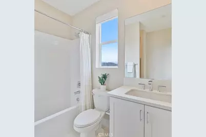 27459 Pistachio Way, Valencia, CA 91381 - Photo 17