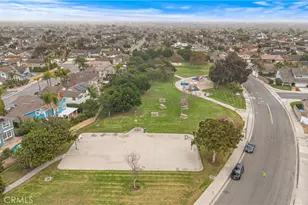 17612 Wrightwood Ln, Huntington Beach, CA 92649 - Photo 39