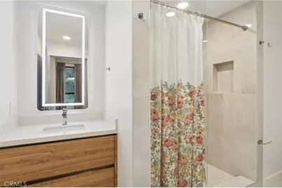 5110 Whitsett Avenue #105, Valley Village, CA 91607 - Photo 17