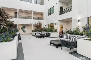 5110 Whitsett Ave, Valley Village, CA 91607 - Photo 1